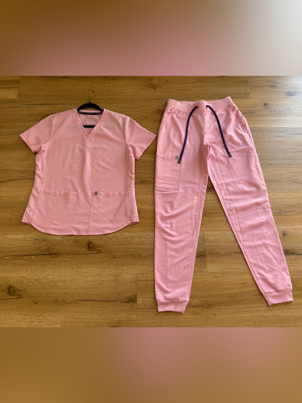 Fabletics Pink scrub set - size Small- Small tall